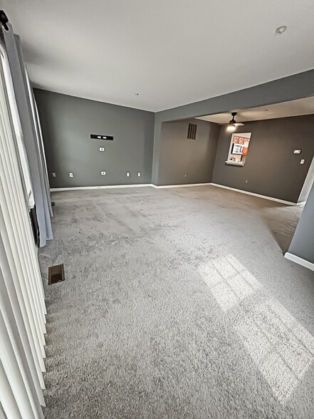 Building Photo - 117 College Station Dr