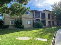 Building Photo - NW Reno Luxury 3 Bedroom Condo - Fitness Center, Pool, Club House