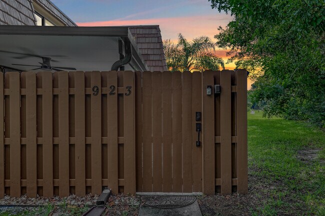 Building Photo - 923 Springdale Cir
