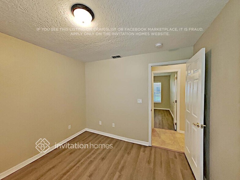 Building Photo - 3713 Fallscrest Cir