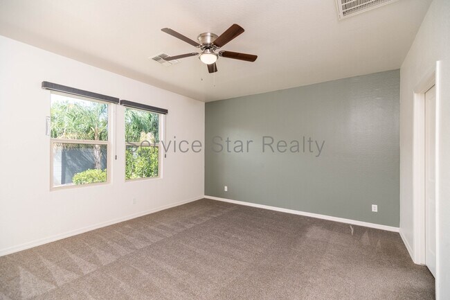 Building Photo - 348 W Mammoth Cave Dr