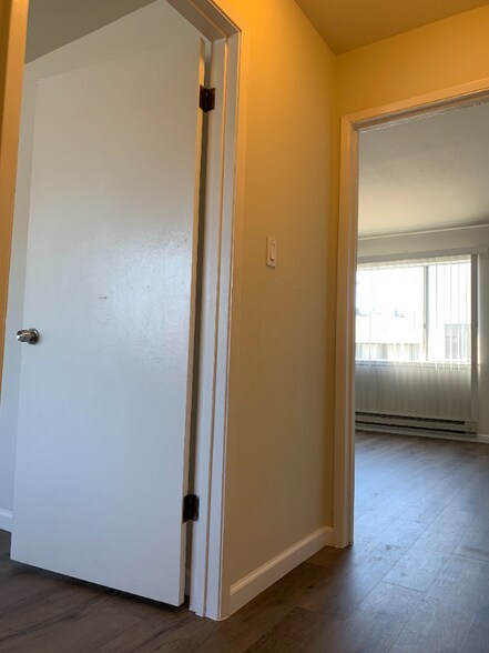Building Photo - 729 Highland Ave