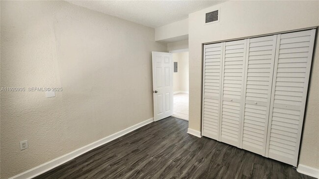 Building Photo - 829 SW 3rd St