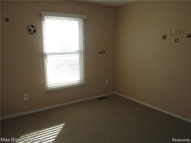 Building Photo - 4250 Breckenridge Dr