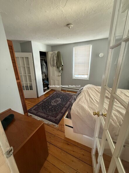 Building Photo - 434 Franklin St