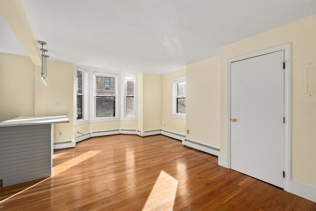 Building Photo - 7-9 Thomas Pk