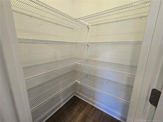 Building Photo - 111 Pine Needle Dr