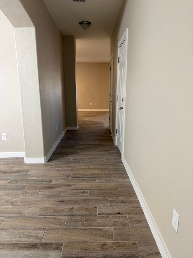 Building Photo - 3104 Quintero St