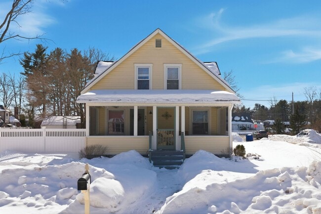 Building Photo - 26 Snow St