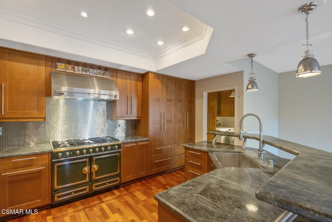 Building Photo - 5608 Roundtree Pl