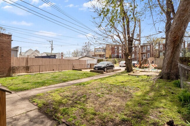 Building Photo - Junie B. Aiata