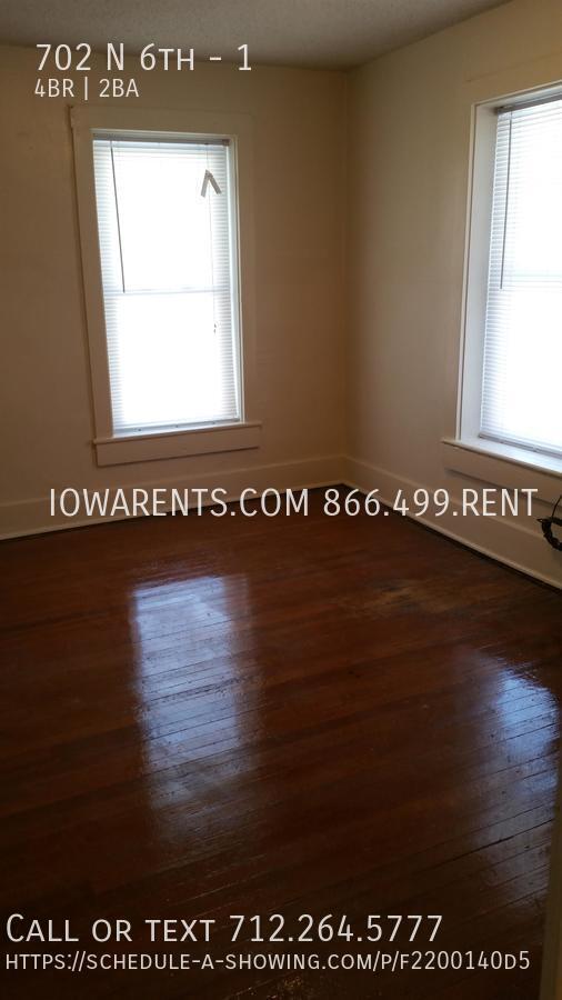 Building Photo - 702 N 6th-1