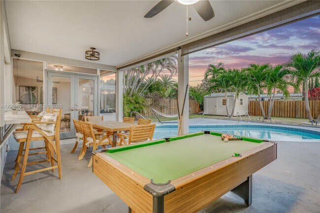 Building Photo - 4212 Van Buren St