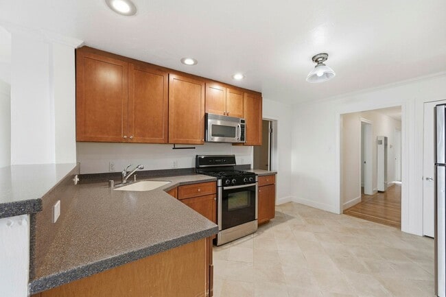 Building Photo - Charming Two Bedroom Condo in Dolores Heights - Please Contact for Showing Availability!
