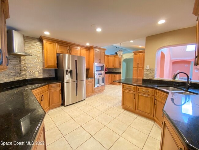 Building Photo - 288 Coral Way W