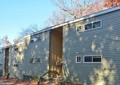 Building Photo - 25 Howland Rd