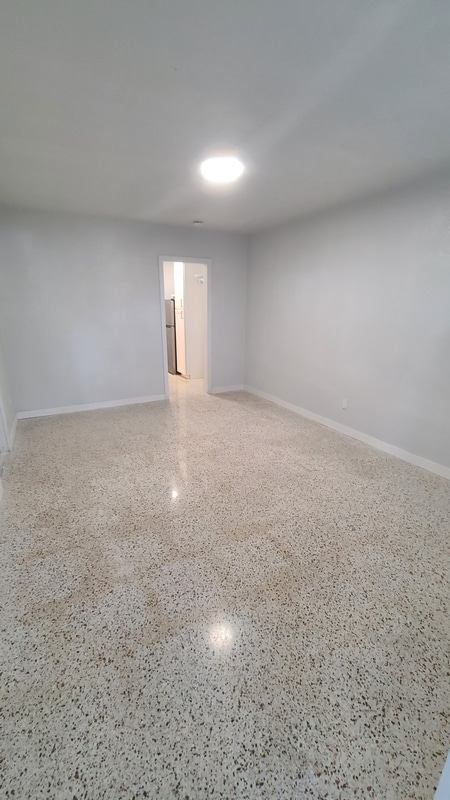 Building Photo - 719 20th Ave S