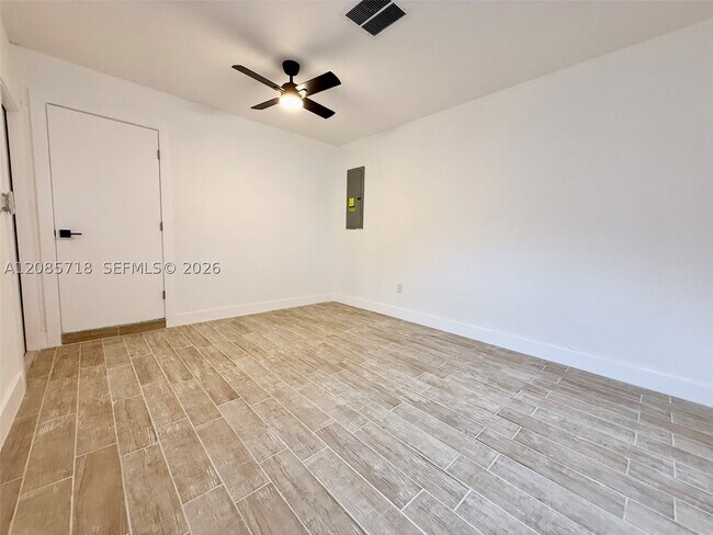 Building Photo - 2201 N 54th Ave