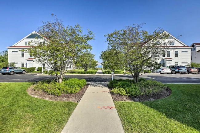 Short path to beach - 418 Beachfront Dr