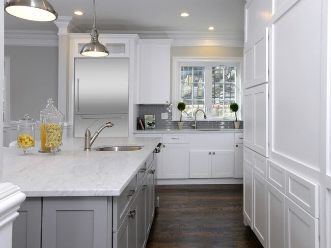 Building Photo - 200 Davis Ave