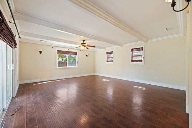 Building Photo - 4570 Emerson St