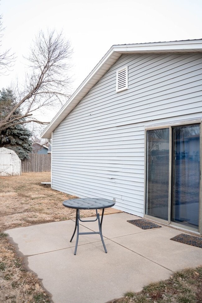 Building Photo - 2020 Fairfield St