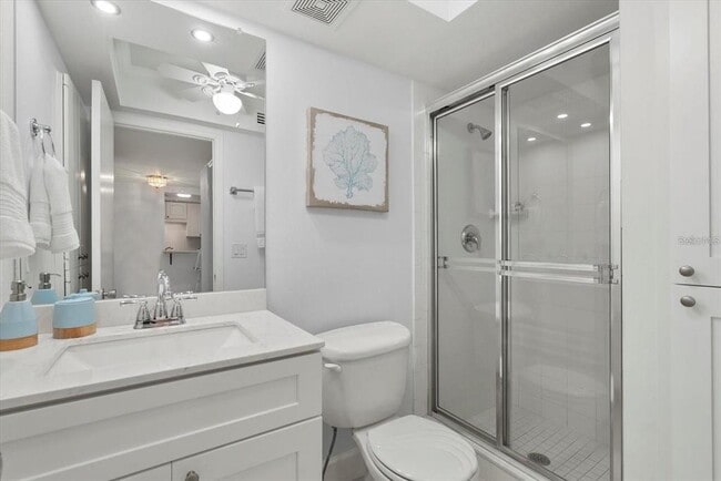 Building Photo - 255 The Esplanade N