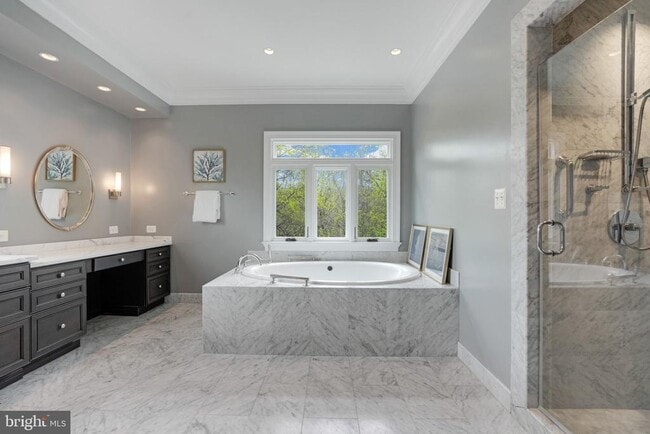 Building Photo - 9884 River Chase Way
