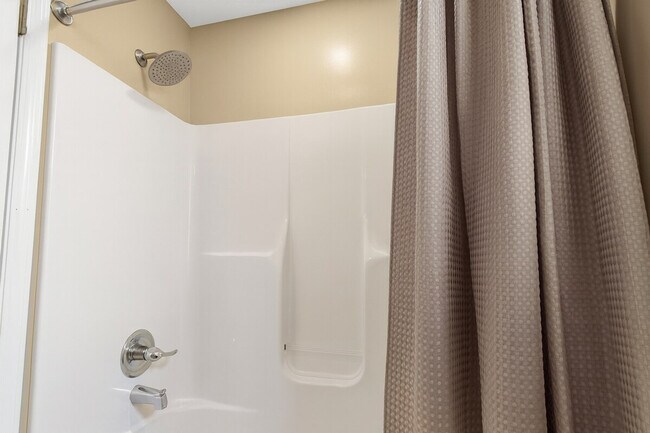 Building Photo - 18459 Sharon Ln