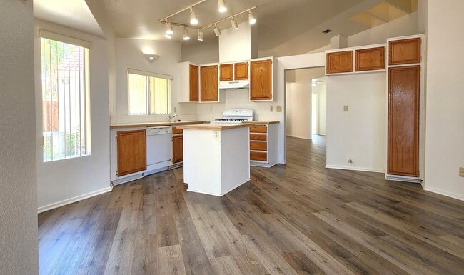 Building Photo - 11867 Venetian Dr