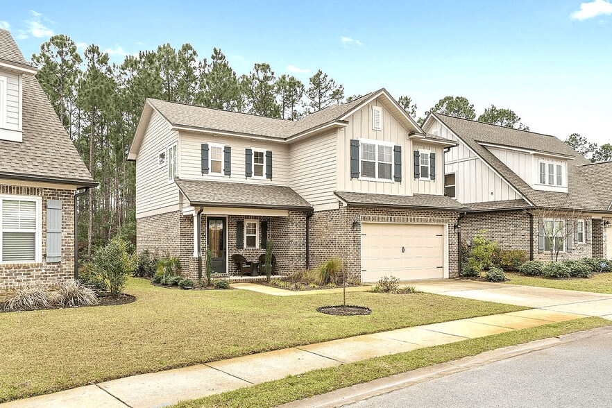 Primary Photo - 84 Oyster Blvd