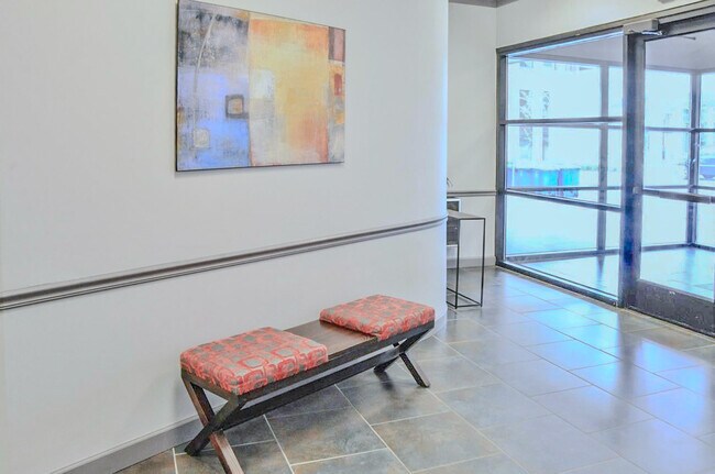 Building Photo - 111 N Ashley St