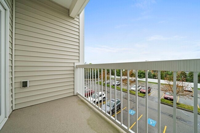 Building Photo - 204 Clocktower Dr