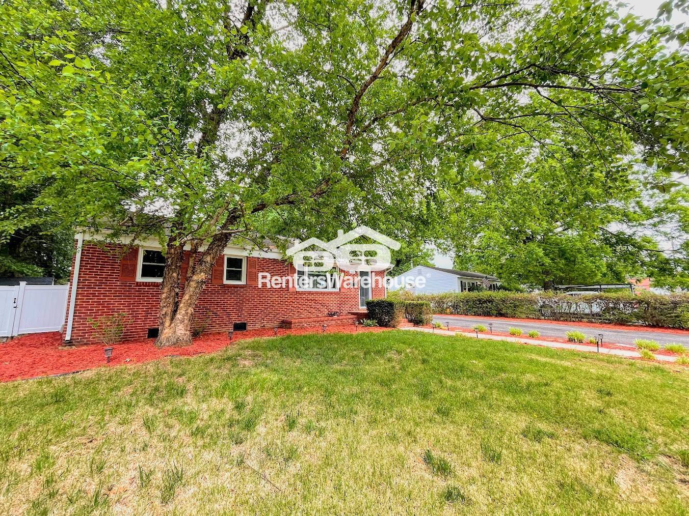 Building Photo - 531 Pagewood Dr