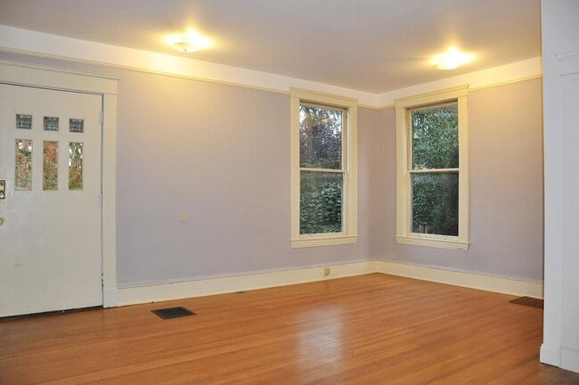 Building Photo - CLICK "REQUEST A TOUR" NOW!