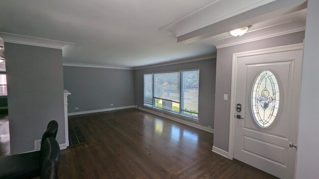 Building Photo - ?? Spacious 3BR Ranch | District 57 & Pros...