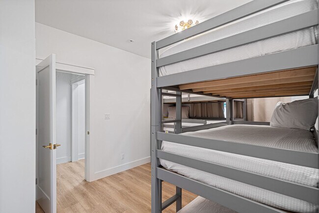 Building Photo - 20 St Francis Dr S