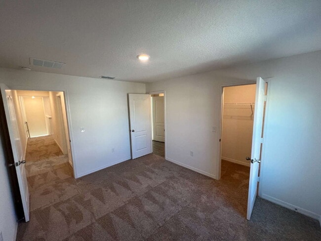 Building Photo - 5324 New Friendship Pl