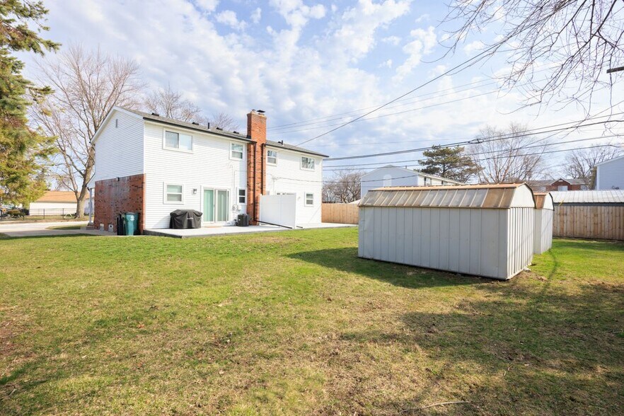 Building Photo - 1717 Nakota Rd