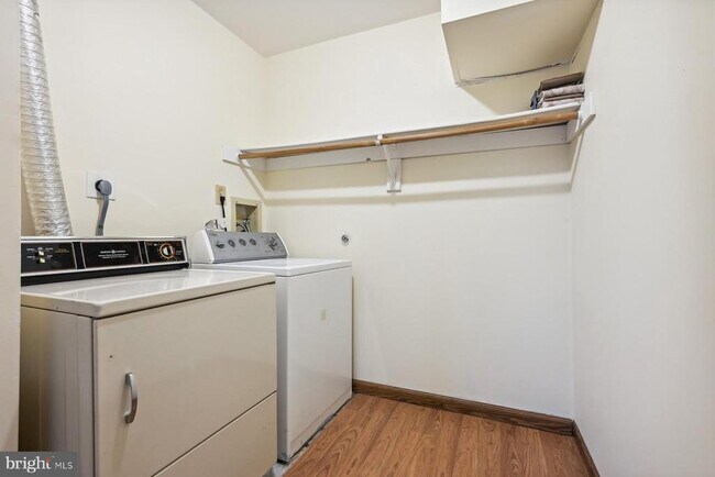 Building Photo - 1607 Aspen Dr