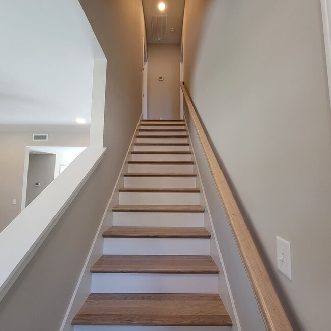 Building Photo - 3/2 Townhouse-Cookeville, TN