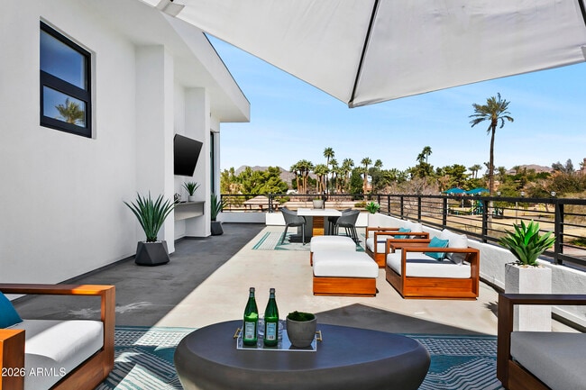 Building Photo - 4207 E Campbell Ave