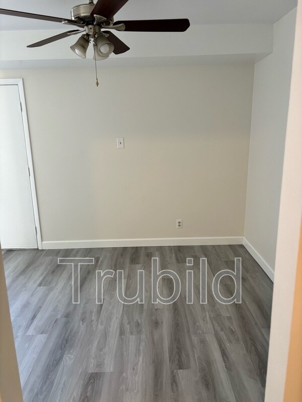 Building Photo - 246 Albatross St