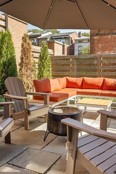 Building Photo - 1326 Broadway-SI ID1324946P