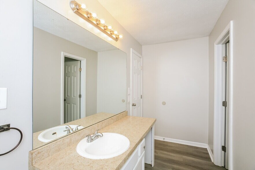 Building Photo - 7683 Waterwood Dr