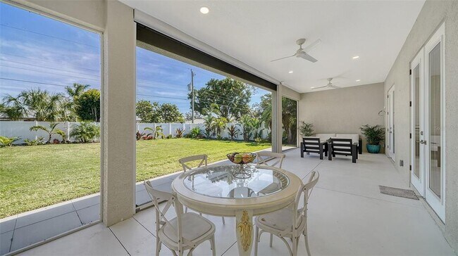 Building Photo - 1111 Mallorca Dr