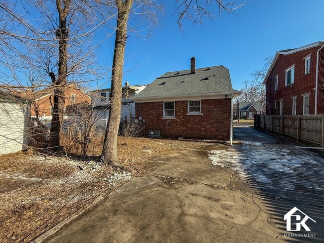 Building Photo - Fully remodeled 3 Bed 2.5 Bath