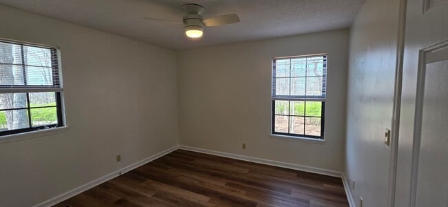 Building Photo - Location, Location, Location! This 3 bedroom / 2 bath is located within walking distance to Druid...