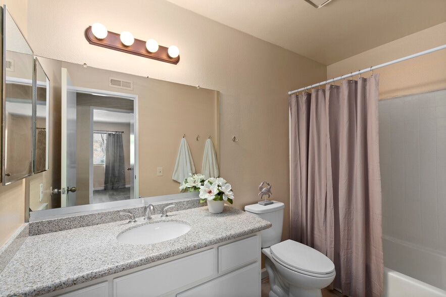 Building Photo - 19104 Alamo Ln