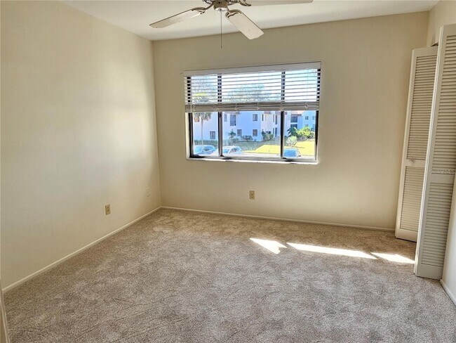 Building Photo - 812 Capri Isles Blvd